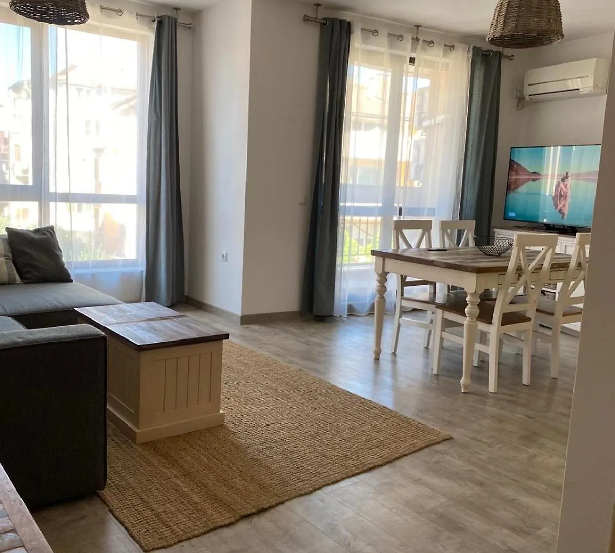 Daire Sea Garden Apartment, Excellent Location With Free Parking Burgaz